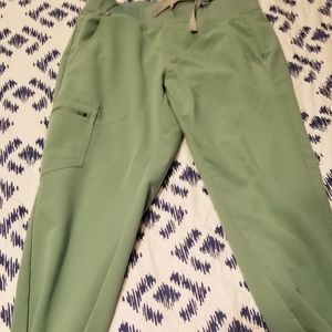Figs joggers limited edition color sage